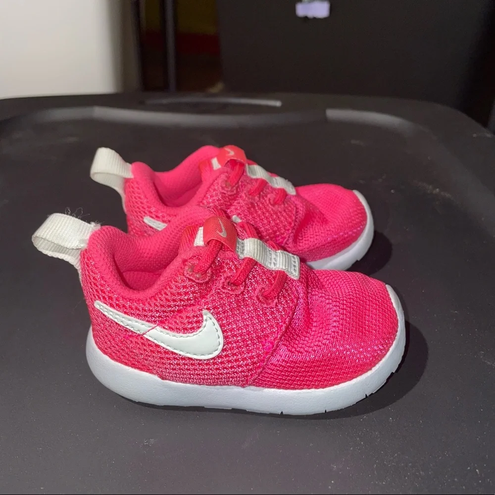 Tiny hot pink baby Nikes - Picture 1 of 4